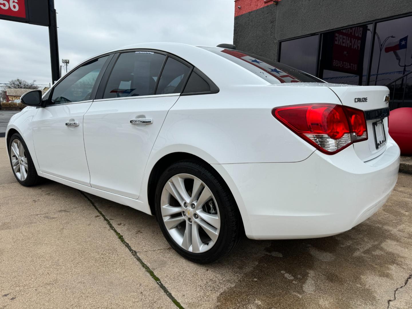 2015 WHITE CHEVROLET CRUZE LTZ (1G1PG5SB5F7) , located at 5900 E. Lancaster Ave., Fort Worth, TX, 76112, (817) 457-5456, 0.000000, 0.000000 - Photo#6